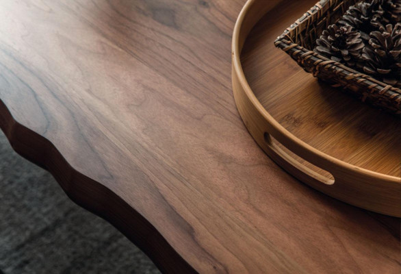Volledige bruin-zwarte eetkamerset Designer houten eettafel gestoffeerde stoelen