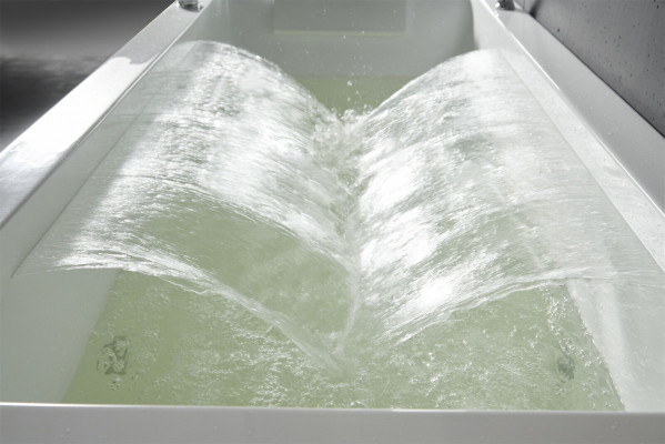 Luxe binnenspa badkuip whirlpool thuisspa wit bad ontspannen