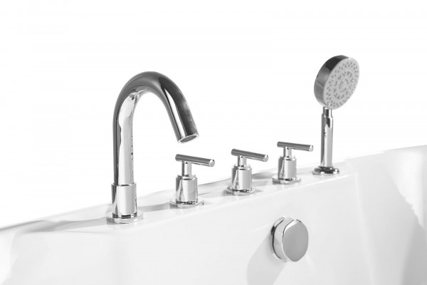 Vrijstaand ovaal ligbad voor badkamer van acryl, wit.