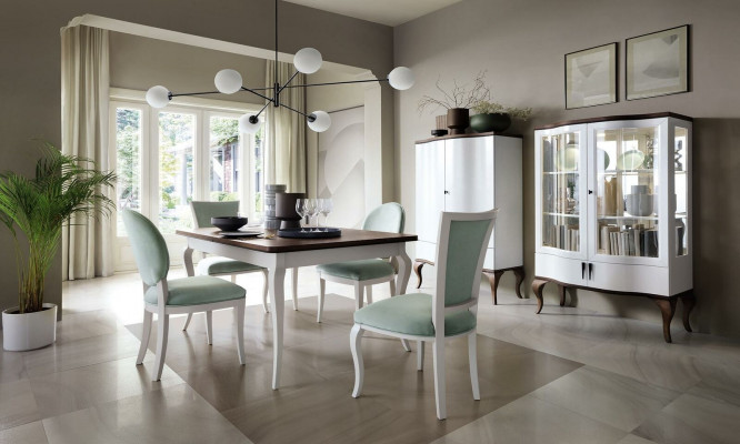 Eetkamer set Klassieke tafel 4x stoelen Vitrinekast Ladekast 7-delig