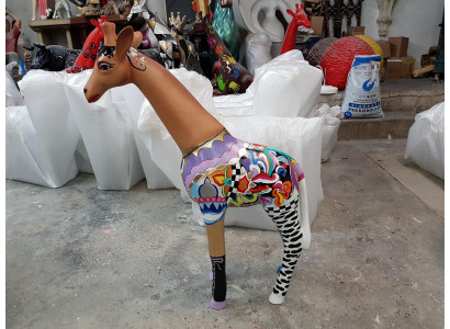 Abstracte decoratieve figuur standbeeld sculptuur figuren standbeelden sculpturen giraffe giraffe