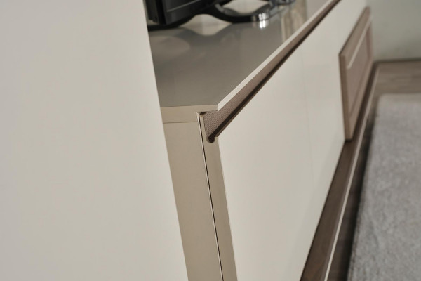 Witte woonkamerset Designer TV-standaard Luxe LED-vitrine Houten rek