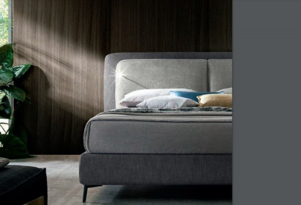 Dubbel hotelbedden slaapkamer textiel beddengoed ontwerp luxe hout Italië.