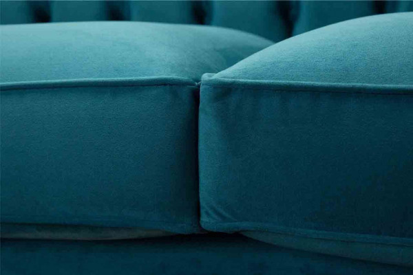 Chesterfield driepersoons blauw stoffen woonkamer design bankstel