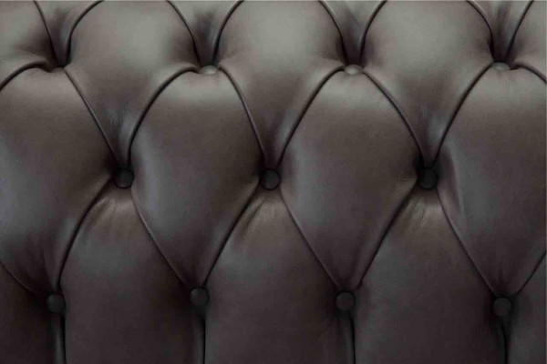 Grijze Chesterfield Engelse klassieke stijl bank 3-zits bekleding 230 cm.