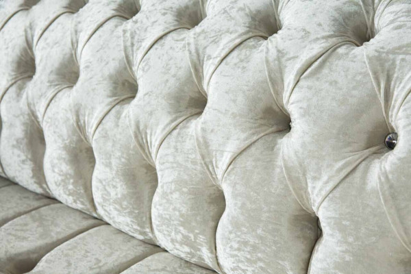 Driepersoons wit stoffen woonkamer designbank Chesterfieldbank