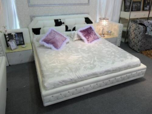 Luxe bed Chesterfield tweepersoonsbed echt leer met ponyvacht bedden Wit meubels