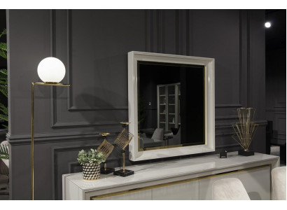 Spiegel Luxe wandspiegels in moderne stijl met wit frame.