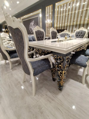 Luxe eetkamerset met eettafel, 6 stoelen en stijlvolle elegantie.
