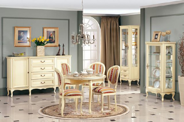 Klassieke eetkamer commode tafel stoelen vitrine King Chippendale Versailles1