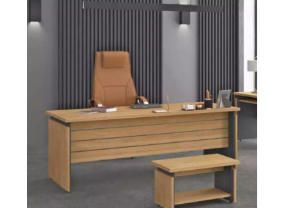 Houten bureau kantoor kantoorinrichting werkkamer directeursbureau