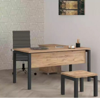 Werkkamer_houten_bureaus_Kantoormeubilair_Bureau_Computertafel