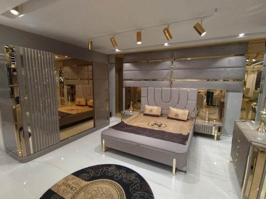 Ontwerp slaapkamer 3-delig. Bed 2x nachtkastjes Moderne luxe beddengoedset nieuw.