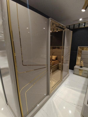 Moderne kledingkast Luxe kast Houten kasten Glas Hoogglans Slaapkamer