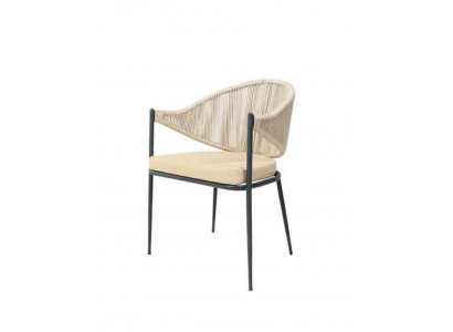 Beige stoel, éénzits gestoffeerde meubels, eetkamerstoelen met roestvrijstalen elementen.