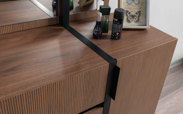 Moderne Bruine Slaapkamercommode met 3 laden en 1 deur Houten Meubels