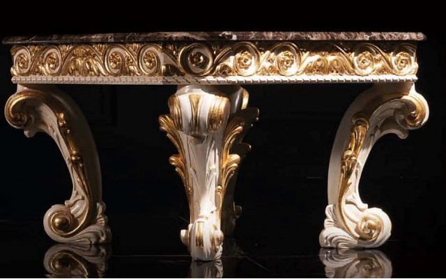 Salontafel met marmeren ronde tafel, antieke bijzettafel, barok en rococo, Italiaans.