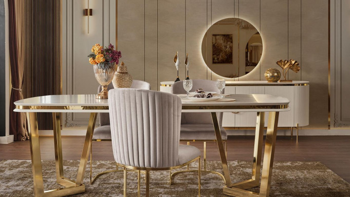 Eetkamer set bestaat uit design eettafel 4x stoelen en dressoir 7 dlg.