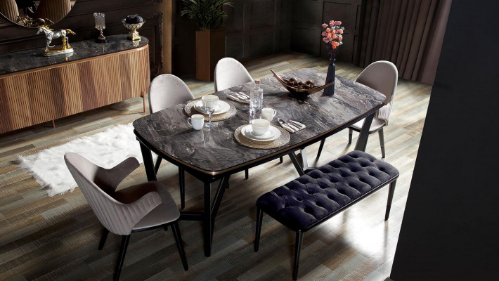 Luxe eetkamerset bestaande uit eettafel en 4 stoelen, nieuwheid 5-delig.