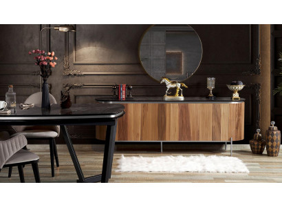 Luxe eetkamerset modern bestaande uit zwart dressoir en spiegel.