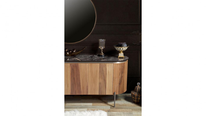 Luxe eetkamerset modern bestaande uit zwart dressoir en spiegel.