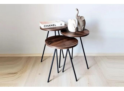 Set van 3 ronde salontafels van bruin hout met metalen poten bijzettafel