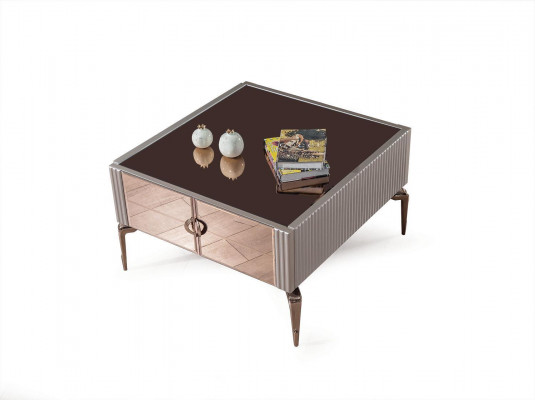 Stijlvolle woonkamer set ontwerper driezitsbank fauteuil salontafel