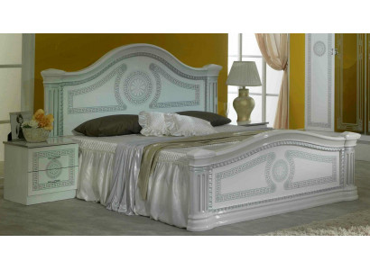 Ontwerp slaapkamer 3-delige set. Bed 2x nachtkastje Klassieke luxe beddenset meubels