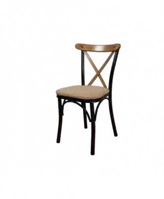 Een houten stoel met een zachte zitting en een ronde rug voor in uw eetkamer.