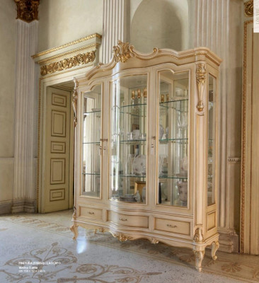 Luxe vitrine in beige kleur Perfecte meubels voor woonkamer Houten vitrine