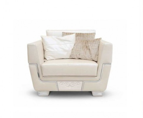 Beige elegantie in de kijker Stoffen stoel voor een stijlvolle woonkamer ambiance