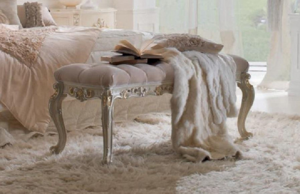Poef Chesterfield bijzettafel Luxe zitkussen Slaapkamer