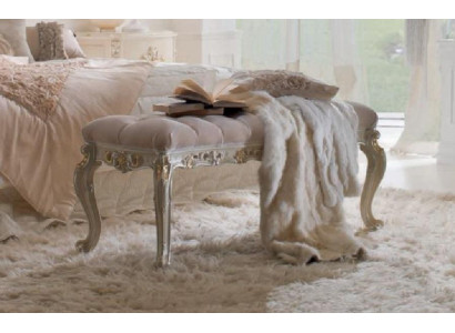 Poef Chesterfield bijzettafel Luxe zitkussen Slaapkamer