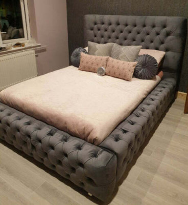 Ontwerp modern tweepersoonsbed meubels 180x200 cm gestoffeerd textiel en hout slaapkamer.