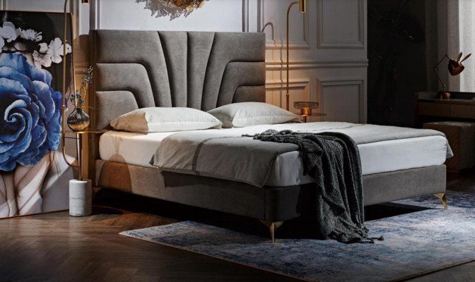 Hotel met luxe bed, tweepersoons bed, slaapkamerdesignmeubels van hout, nieuw luxe bedden.