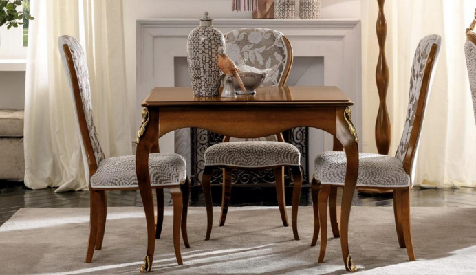 Compleet eetkamerset 4x stoelen eetkamerset Ess Group houten tafel tafels 5-delig