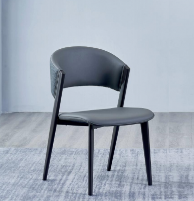 Grijze leren stoel, elegante eetkamerstoel, gestoffeerde fauteuil, houten stoelen