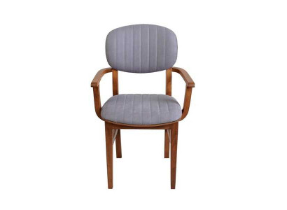 Grijsbruine houten designstoel luxe eetkamerstoel met armleuning.
