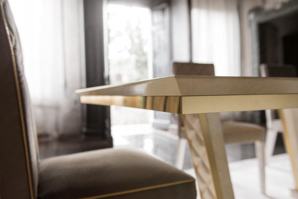 Eetkamer + 6 stoelen + dressoir spiegel 2x vitrine eettafel 11-delige set garnituur