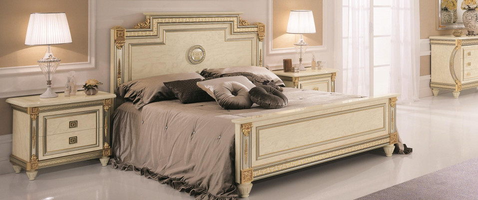 Koninklijk bed met 2 nachtkastjes Slaapkamer set van 3 delen Houten bedden Nieuw