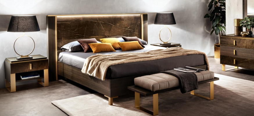 Ontwerp slaapkamer 3-delig. Leren bed 2x nachtkastje Klassieke luxeset met bedden