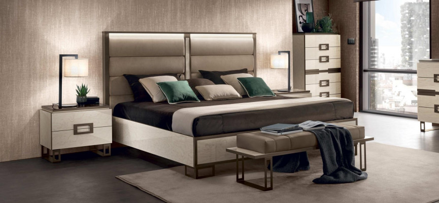 Beddengoed Klassiek tweepersoonsbed van hout 180x200cm Bedden Hotel Slaapkamer Nieuw