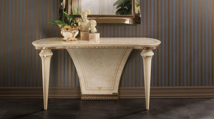 Italiaanse meubels bijzettafel console tafel woonkamertafel.