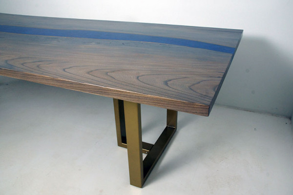 Tafel epoxyhars eettafel echt hout massief meubilair waterval epoxy giethars