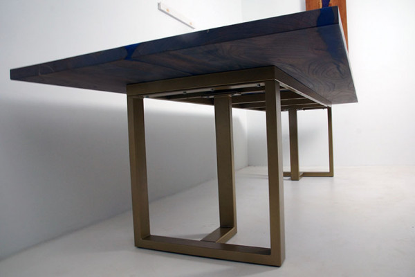 Tafel epoxyhars eettafel echt hout massief meubilair waterval epoxy giethars
