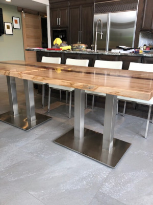 Tafel epoxyhars eettafel echt hout massief meubilair waterval epoxy conferentie
