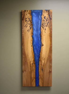 Handgemaakt watervalbeeld aan de muur met epoxyhars schilderij met echt beeld.