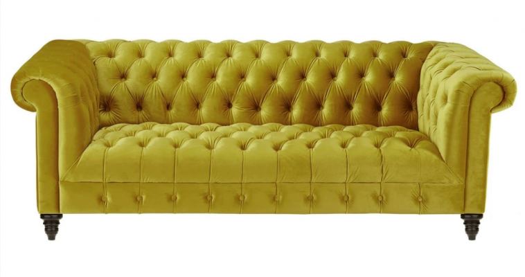 Gele driepersoons Chesterfield bankstel in modern design stofbank nieuw Originele meubels.