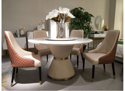Ronde eettafel met 4 armstoelen 5-delig. Zitkussenset eetkamer.