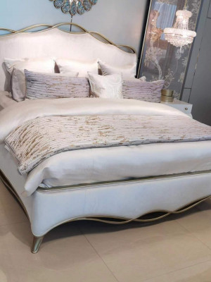 Klassiek houten bed huwelijk tweepersoonsbed bedden design gestoffeerde slaapkamer